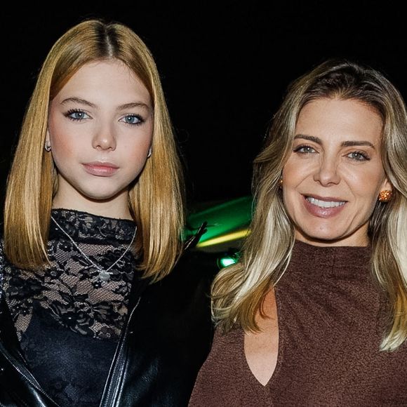 Sheila Mello, eterna loira do É o Tchan, é alvo de comentário polêmico da filha em show: 'Ninguém te conhece'
