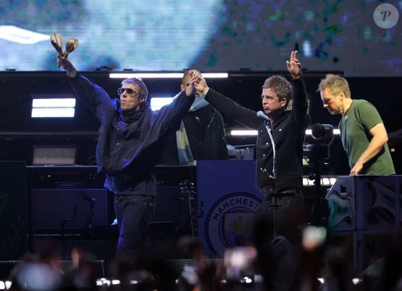 O título 'Wonderwall' também esconde uma homenagem musical. Conforme relata o Rock Music Combo, Noel Gallagher escolheu o nome inspirado em 'Wonderwall Music', álbum lançado por George Harrison em 1968, reforçando a enorme influência dos The Beatles sobre o Oasis
