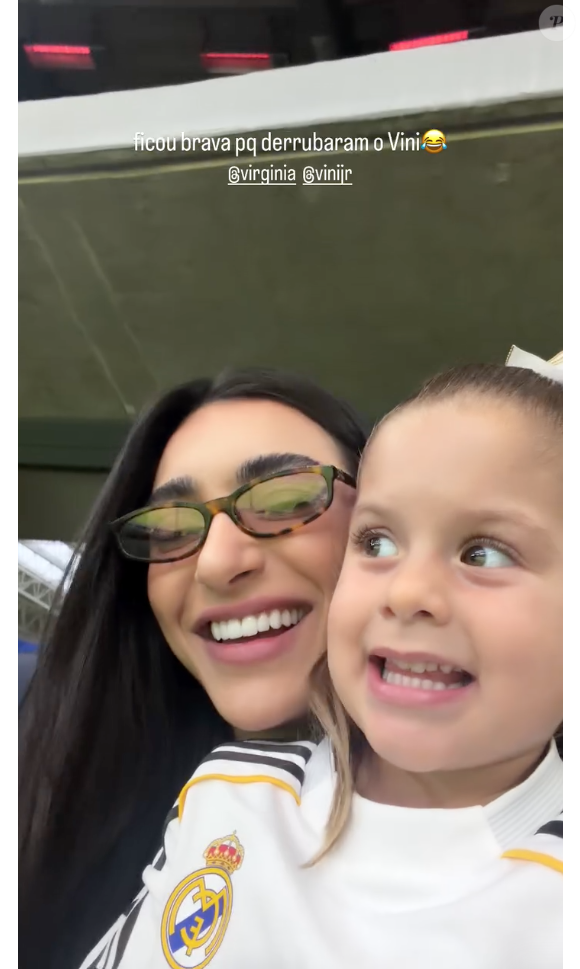 Durante a partida, Maria Flor se incomodou com as invertidas e faltas que Vini Jr. estava sofrendo em campo