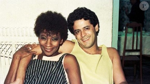 Zezé Motta e Marcos Paulo participaram da novela Corpo a Corpo e sofreram preconceito por ser um casal inter-racial
