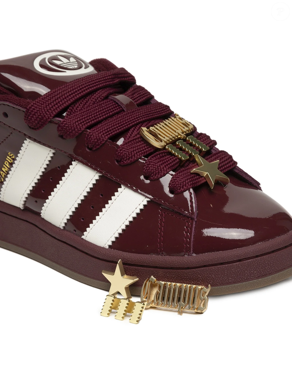 Nem branco, nem preto: o novo Adidas Campus 00s Vermelho surge como alternativa sofisticada para quem quer fugir do básico