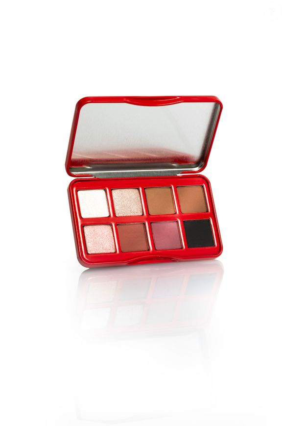 A paleta de Sombras Refresh Yourself tem oito tonalidades e vai de acabamentos matte a perolados com micropartículas refletivas.