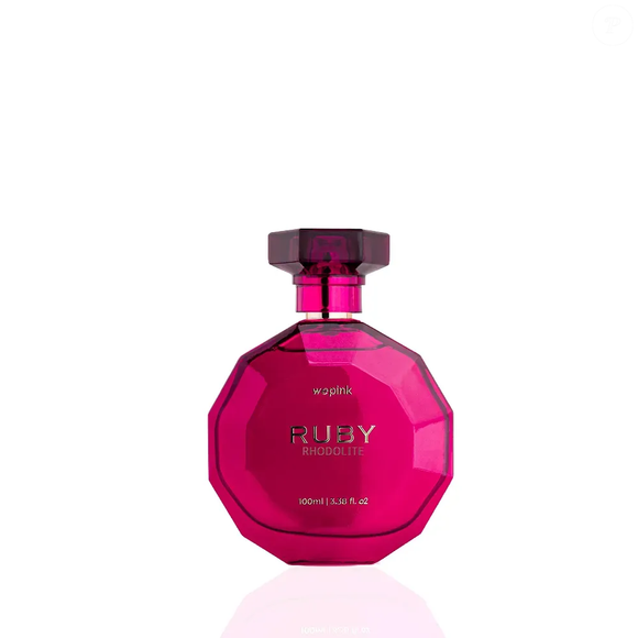 Com fundo de baunilha e patchouli, o 'Ruby Rhodolite' garante fixação e um toque sofisticado no dia a dia