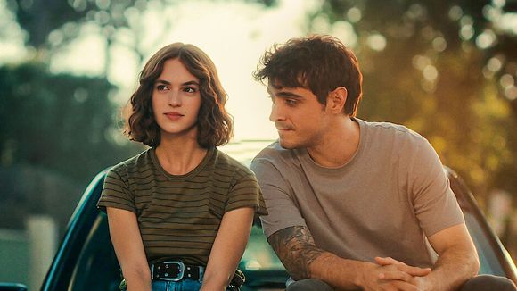 Quando vi essa nova minissérie da Netflix, não imaginei que isso aconteceria comigo: chorei igual criança e devorei os seis episódios em apenas uma tarde