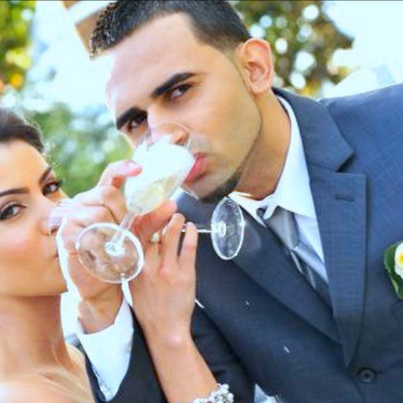 Após cinco anos de namoro, Camila Coelho e Ícaro Brenner oficializaram a união em 2010, em um casamento que simbolizou o amadurecimento de uma relação iniciada na juventude
