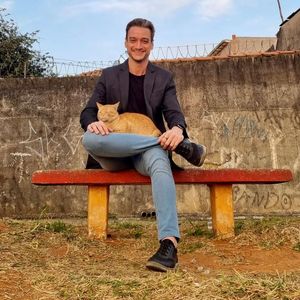 Tiago Scheuer acorda por volta de 0h20 e em 1h chega à Globo