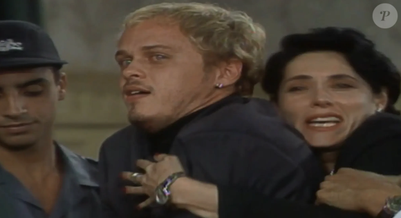 Resumo da novela 'A Viagem': Diná fica desesperada quando vê a condenação de Alexandre.