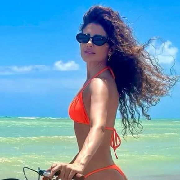 Paula Fernandes desabafa: 'Fui praticamente casada. Não era casada no papel, mas vivi com uma pessoa por quatro anos. Me separei, vai fazer dois anos e desde então estou realmente vivendo um momento de libertação. Dentro do contexto, foi um livramento'