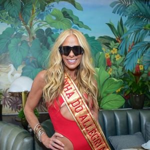 Durante o evento de anúncio, como rainha do Camarote Allegria na Sapucaí, na última sexta-feira (21), Galisteu não poupou críticas aos fiscais de plantão que tentam impor padrões a quem deseja aproveitar a maior festa do ano