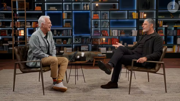 Segundo o próprio Bonner em entrevista a Pedro Bial, ele se tornou alvo tanto de críticas da direita quanto da esquerda, mas afirma encarar tudo com serenidade: 'Uma mulher já gritou comigo enquanto eu comia um pão na chapa'