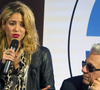 A relação entre Shakira e William Shakira é emocionante. Ele subiu ao palco e cantou “Es mi niña bonita”, emocionando a artista e o público presente.