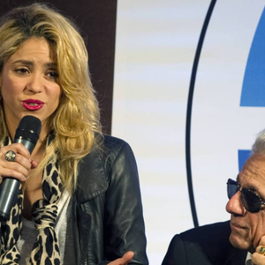 A relação entre Shakira e William Shakira é emocionante. Ele subiu ao palco e cantou “Es mi niña bonita”, emocionando a artista e o público presente.