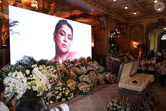 Corpo de Preta Gil foi trazido ao Brasil; velório teve telão de LED que reunia memórias da família e da cantora
