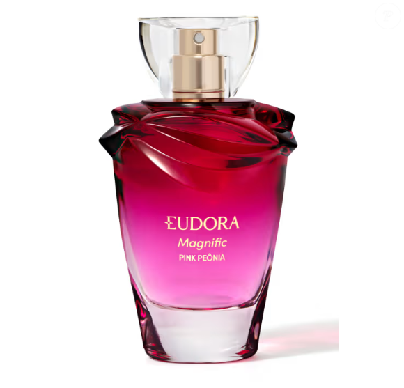 O perfume Magnific Pink Peônia, da Eudora, é ideal para a mulher poderosa. Traz nuances cítricas no topo, passando por um coração floral com rosa e jasmim sambac, além de um fundo cremoso com baunilha e amêndoa.