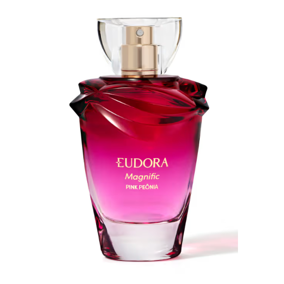 O perfume Magnific Pink Peônia, da Eudora, é ideal para a mulher poderosa. Traz nuances cítricas no topo, passando por um coração floral com rosa e jasmim sambac, além de um fundo cremoso com baunilha e amêndoa.