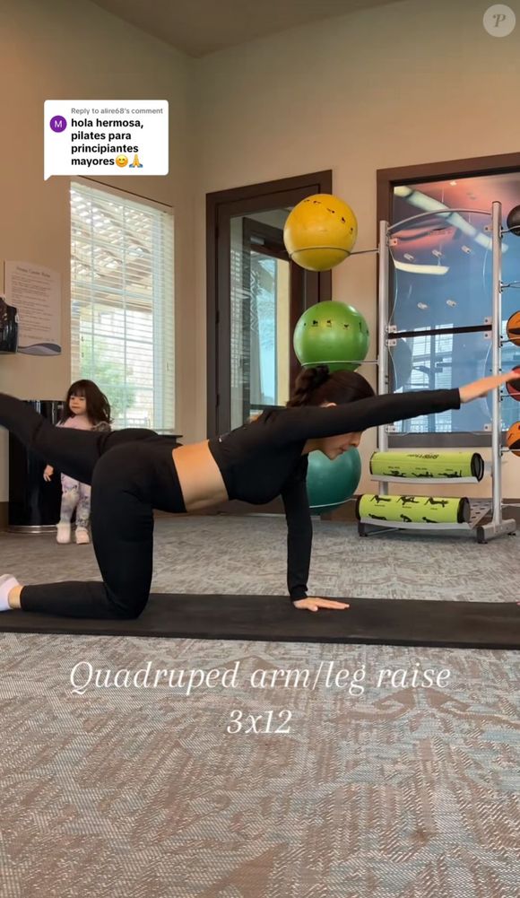 Postura de quatro apoios no Pilates é uma boa alternativa para estabilizar e evitar dores na região da coluna lombar, trabalhando os músculos estabilizadores das costas, além de ativar o abdômen de forma contínua.