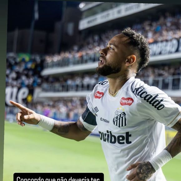 Neymar faz desabafo e se desculpa com torcedor após polêmica no jogo do Santos