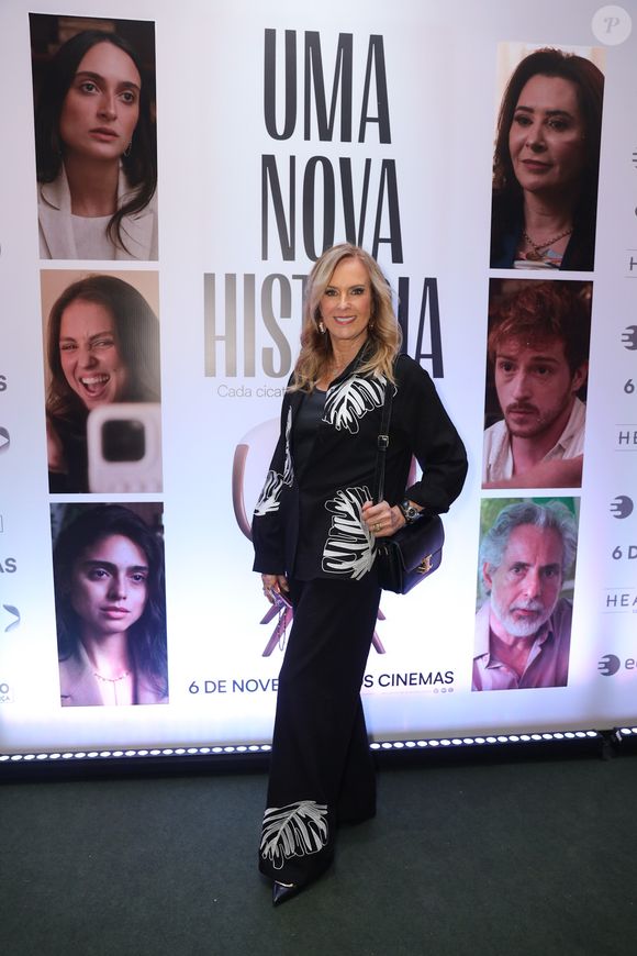 Helô Pinheiro também acompanhou a pré-estreia do filme ‘Uma Nova História’