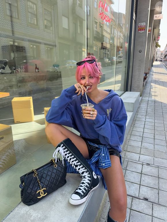 No streetwear, o Run Star Hike Hi funciona perfeitamente com calça wide leg, cargo oversized e camiseta gráfica para um look urbano e atual