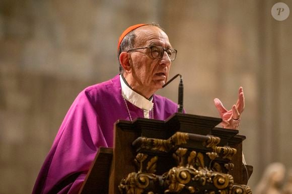 O Arcebispo Juan Jose Omella é um dos candidatos à liderança da Igreja Católica que olha pela pobreza mundial, assim como Francisco