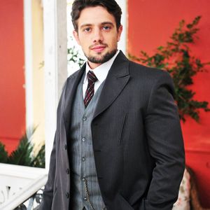 Rafael Cardoso fez parte do elenco de 'Lado a Lado' em 2012