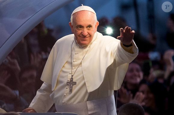 O Bispo falou sobre o Papa: 'Estou quase sem dinheiro, mas ainda tenho algo na minha conta'.