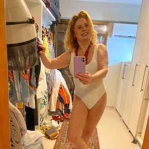 Vera Fischer mostra corpão aos 74 anos