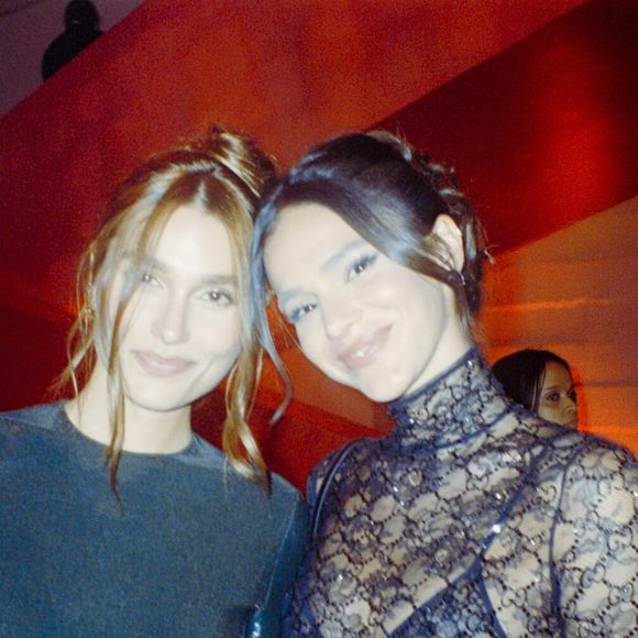 Sasha não deixou a homenagem em branco e comentou na publicação, também se destacando para a amiga
