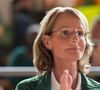 Estrelado pela premiada atriz Helen Hunt, o longa é inspirado na trajetória comovente da equipe feminina de vôlei da West High School, em Iowa, nos Estados Unidos