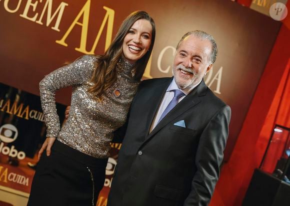 O figurino preto ajuda a reforçar a imagem que Francesca transmite. Ela surge sempre muito elegante, educada, firme e misteriosa.