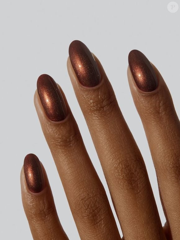 Marrom ocre - Em sintonia com a paleta outonal, o marrom ocre aparece como alternativa moderna e iluminada