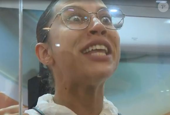 A Vitrine do Seu Fifi também trouxe notícias pessoais que emocionaram Renata. A bailarina descobriu que Eva, sua amiga dentro da casa, será titia de um menino!