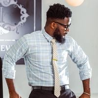 Sapatos sociais são obrigatórios para trabalhar? Estes quatro tênis podem fazer os homens mudarem de ideia