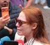 Ao dar entrevistas no velório de Lua Blanco, Leticia Colin estava visivelmente emocionada
