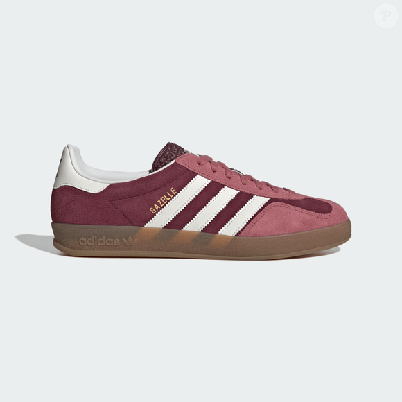 Em tom de 'maçã do amor', os sneakers deixam de ser coadjuvantes e assumem o posto de neutro sofisticado no closet de quem acompanha as tendências