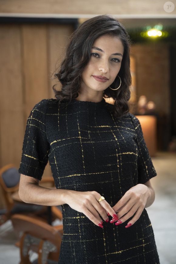 Cynthia Senek, agora Cynthia Aparecida, na série 'Vicky e a Musa'