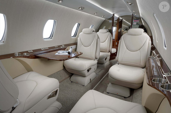Ao longo dos últimos anos, o nome de Ivete esteve diretamente ligado a um modelo específico: o Cessna Citation 560XL. A cantora é apontada como proprietária da aeronave desde 2017, com valor estimado em cerca de R$ 17 milhões