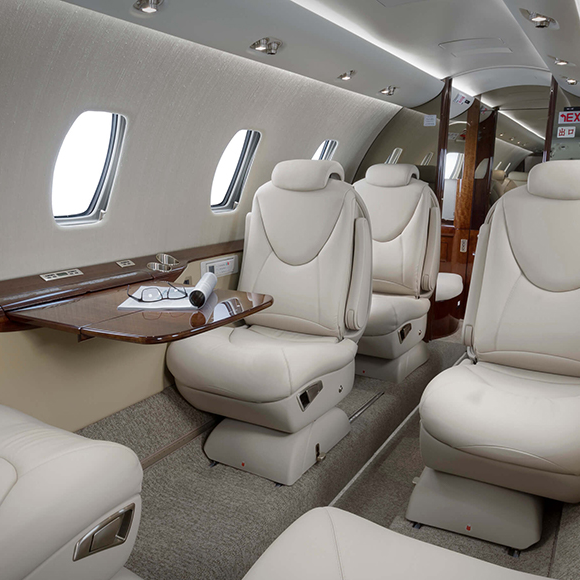 Ao longo dos últimos anos, o nome de Ivete esteve diretamente ligado a um modelo específico: o Cessna Citation 560XL. A cantora é apontada como proprietária da aeronave desde 2017, com valor estimado em cerca de R$ 17 milhões