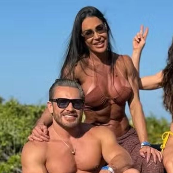 Quase 2 anos solteira, Gracyanne Barbosa engata romance com empresário e confirma: 'Estou vivendo e estou muito feliz'