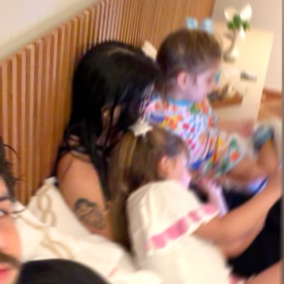 Zé Felipe mostrou Ana Castela em um momento fofo com as filhas mais velhas dele