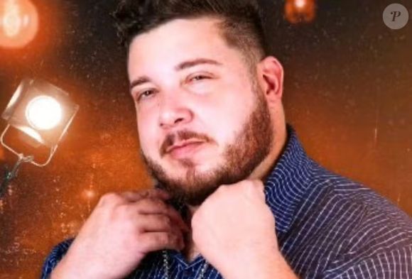 "É com pesar que comunicamos o falecimento de Rodolfo Fávero", dizia a mensagem. Desde então, mensagens de condolências têm sido compartilhadas, destacando o pesar pela perda de um artista tão talentoso.