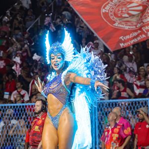 Carol Nakamura: fantasia chamava atenção pelo uso do led