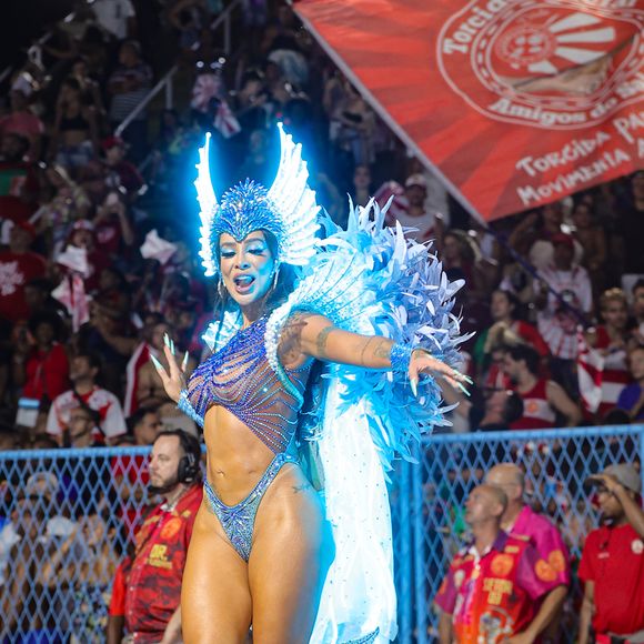 Carol Nakamura: fantasia chamava atenção pelo uso do led