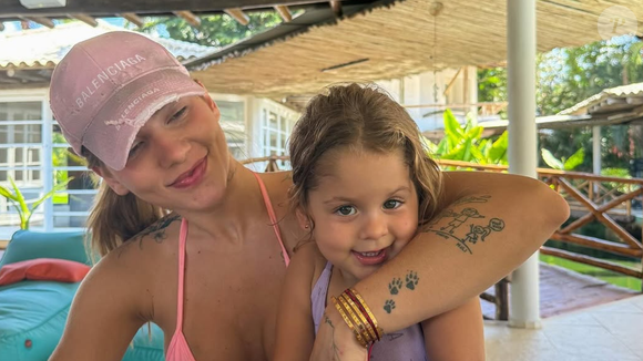 Virgínia Fonseca pega a filha 'Flo Flo Biuta' na mentira e expõe situação constrangedora com babá: 'Pede desculpas'