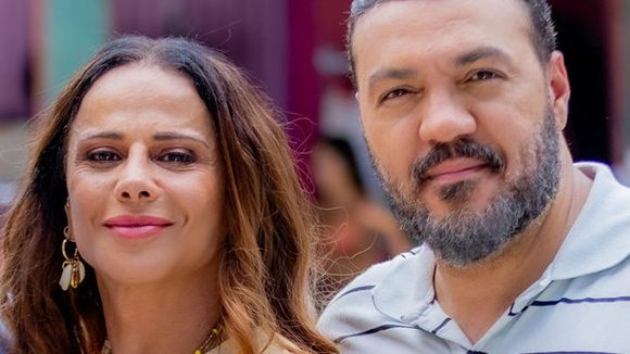 'Linda' e 'Maravilhosa': Belo mistura ficção com realidade e rasga elogios à ex Viviane Araújo na TV: 'Reencontrar um amor'