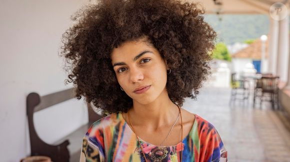 Samantha Jones elogia Débora Bloch: "Eu cheguei e ela falou: 'olha, é a Odete, tá? Me desculpa'. Muito fofa!"