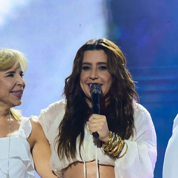 Lauana Prado revelou em um show que vai ser mãe pela primeira vez