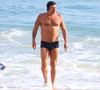 Por onde anda Paulo Ricardo, a voz do 'Big Brother Brasil'? Aos 63 anos, cantor faz rara aparição na praia com a esposa, fotógrafa da Globo. Veja fotos do casal!