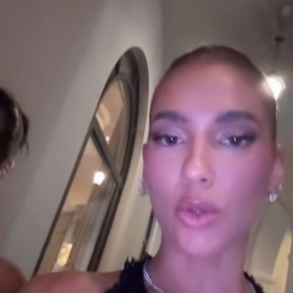 Virginia Fonseca explicou a troca de look em seus stories do Instagram.