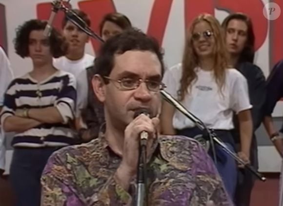 'Renato Russo desistiu de viver preferiu se trancar em si mesmo. Júnior quis chegar ao fim. Não aguentava mais esse mundo e dizia que queria ir para um lugar melhor', afirmou mãe do cantor
